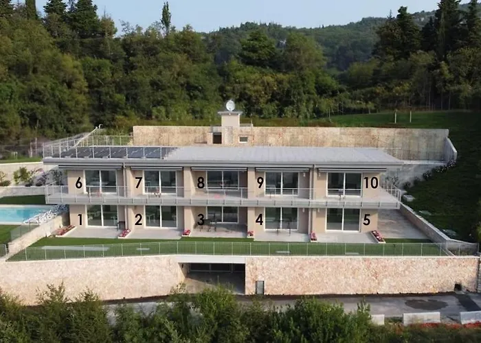 Apart-hotel Annachiara Costermano