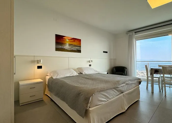 Aparthotel Annachiara 4*