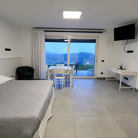 Annachiara Costermano sul Garda
