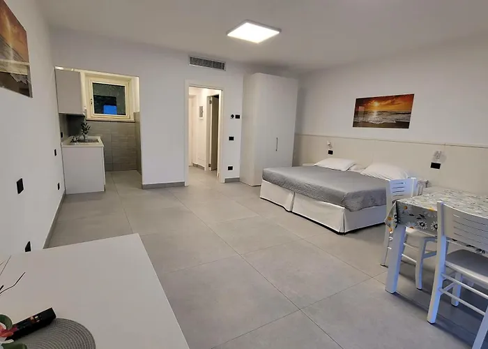 Annachiara 4* קוסטרמנו